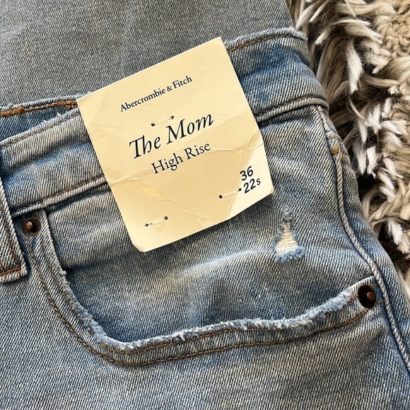 Abercrombie Fitch The Mom High Rise Jeans NWT 36 22s - Picture 4 of 9